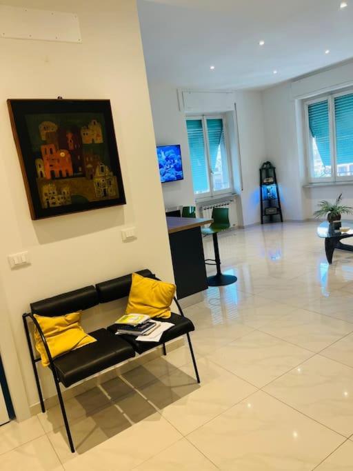 Orizzonte 5 Terre, Viale Italia 221 - Partenza Battelli 5 Terre La Spezia Exteriör bild