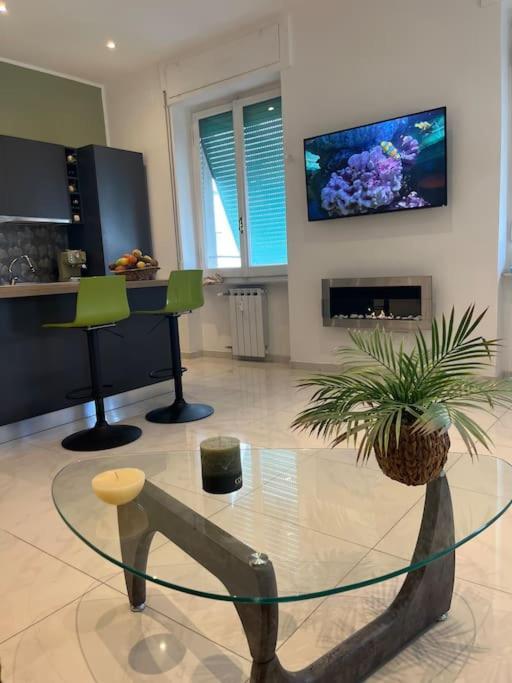 Orizzonte 5 Terre, Viale Italia 221 - Partenza Battelli 5 Terre La Spezia Exteriör bild